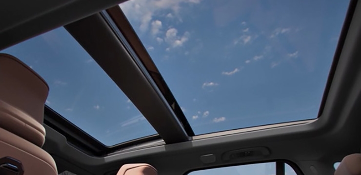 NEW BMW X5, Панорамалық әйнек төбе. Аспанды бас үстінен сезіну.
